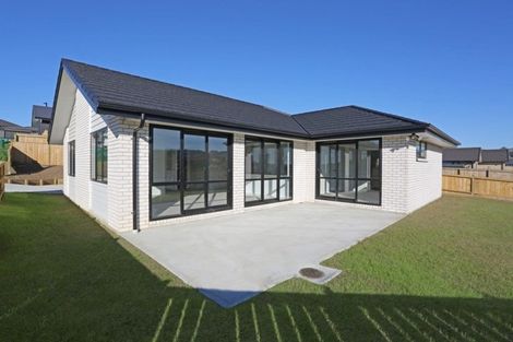 Photo of property in 2 Lippiatt Crescent, Pokeno, 2402