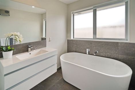 Photo of property in 17 Ormandy Court, Amberley, 7410