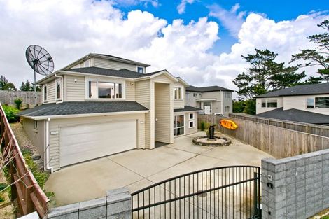 Photo of property in 26 Ballyboe Place, Pinehill, Auckland, 0632
