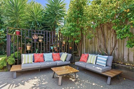 Photo of property in 22 Leanne Way, Waikanae Beach, Waikanae, 5036