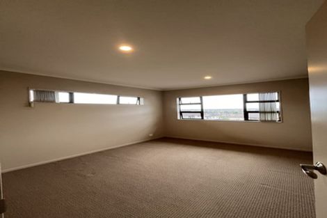Photo of property in 8 Terrasini Drive, Flat Bush, Auckland, 2019