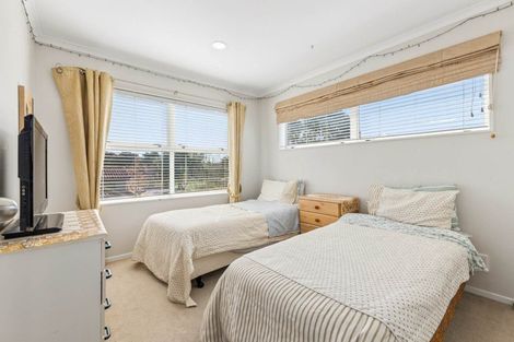 Photo of property in 39 Stranraer Crescent, Wattle Downs, Auckland, 2103