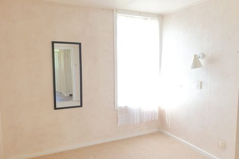 Photo of property in 10 Red Hills Road, Massey, Auckland, 0614