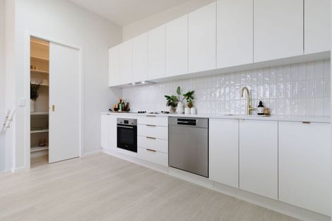 Photo of property in 119 Tiketike Way, Brooklyn, Wellington, 6021