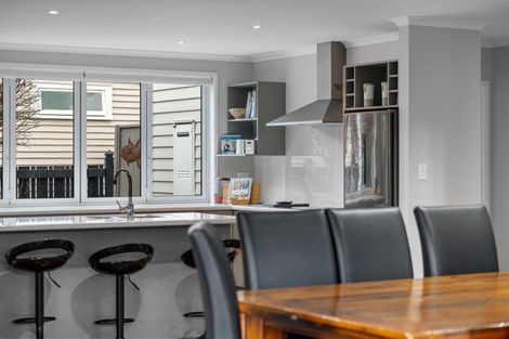 Photo of property in 49 Clare Street, Cambridge, 3434