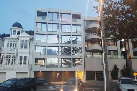 Photo of property in 4/318 Oriental Parade, Oriental Bay, Wellington, 6011