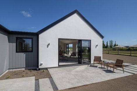 Photo of property in 14 Village Green Drive, Huntingdon, 7774