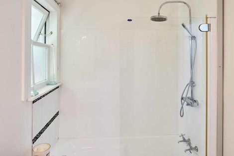 Photo of property in 76 Grays Road, Camborne, Porirua, 5026