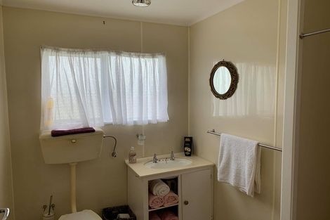Photo of property in 2/5 Rainsford Street, Moturoa, New Plymouth, 4310