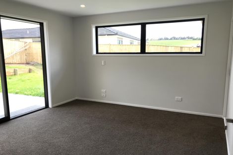 Photo of property in 92 Hillpark Drive, Pokeno, 2402