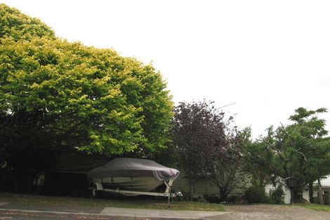 Photo of property in 71 Lauderdale Road, Birkdale, Auckland, 0626