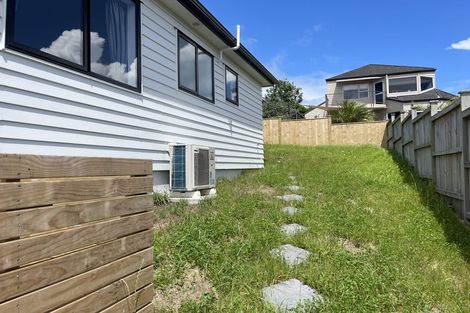 Photo of property in 35 Symes Drive, Red Beach, 0932