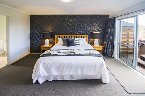 Photo of property in 6 Valkyrie Close, Carterton, 5713