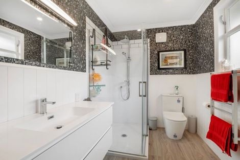 Photo of property in 5 Wigan Place, Hokowhitu, Palmerston North, 4410