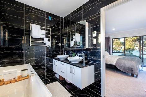 Photo of property in 18 Red Bluff Rise, Campbells Bay, Auckland, 0630