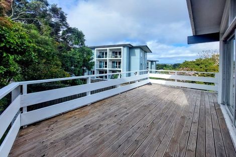 Photo of property in 23 Warren Avenue, Three Kings, Auckland, 1042