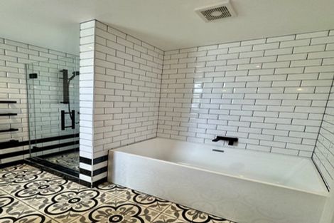 Photo of property in 322 Oriental Parade, Oriental Bay, Wellington, 6011