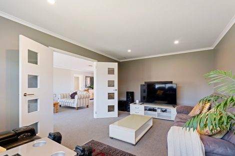 Photo of property in 7 Pohatu Lane, Otaki, 5512