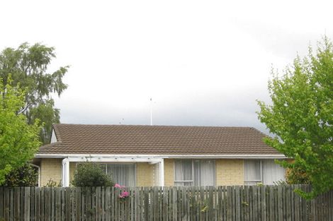 Photo of property in 2/2 Kruse Place, Redwood, Christchurch, 8051