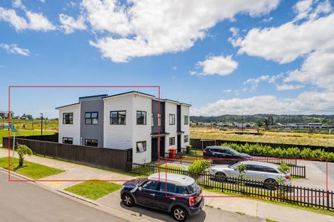 Photo of property in 8c Lumbarda Drive, Kumeu, 0810