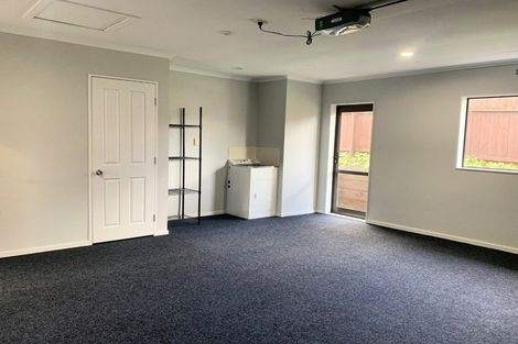 Photo of property in 6 Fleetwood Drive, Henderson, Auckland, 0612