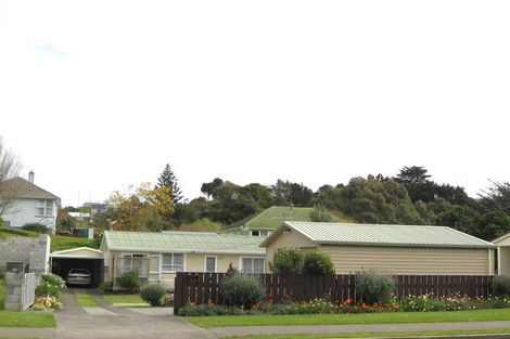 Photo of property in 30 Seaview Road, Marfell, New Plymouth, 4310