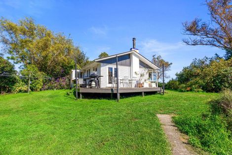 Photo of property in 27 Waikite Road, Welcome Bay, Tauranga, 3112