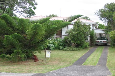 Photo of property in 2/15 Domain Road, Glenfield, Auckland, 0629