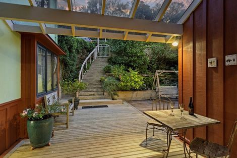 Photo of property in 12-12a Maungaraki Road, Korokoro, Lower Hutt, 5012