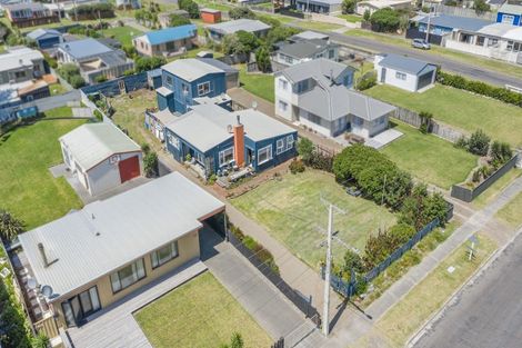 Photo of property in 15 Hunia Terrace, Himatangi Beach, Foxton, 4891