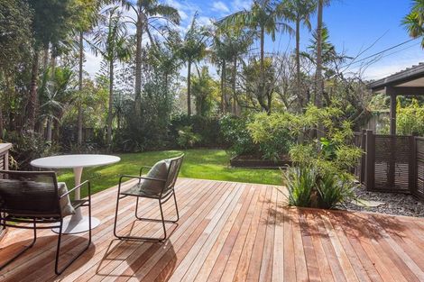 Photo of property in 33 Woodlands Crescent, Browns Bay, Auckland, 0630