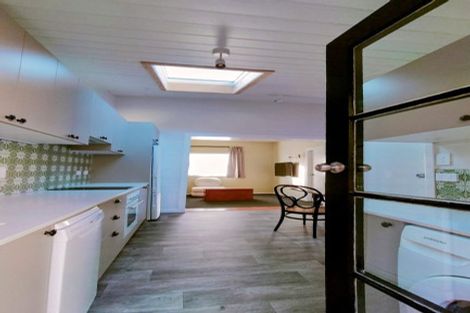 Photo of property in 127 Muritai Road, Eastbourne, Lower Hutt, 5013