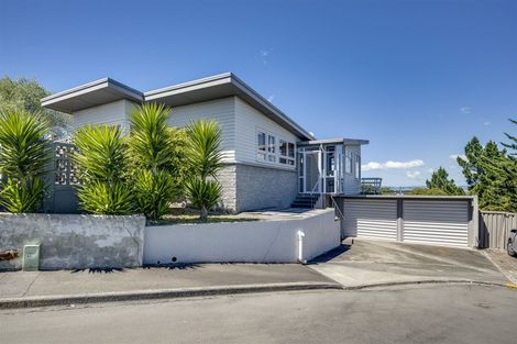 Photo of property in 32 May Avenue, Hospital Hill, Napier, 4110