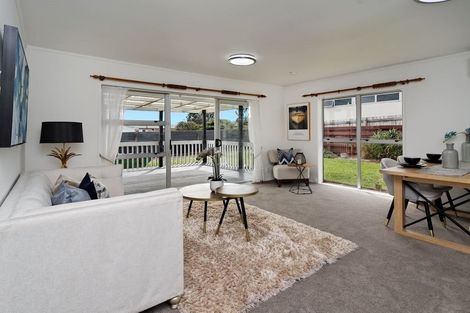 Photo of property in 2/56 Archibald Road, Kelston, Auckland, 0602