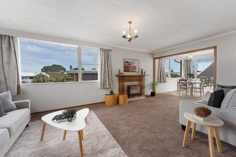 Photo of property in 5 Paynters Avenue, Strandon, New Plymouth, 4312