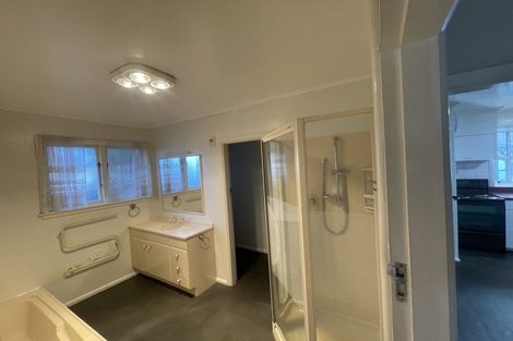Photo of property in 17 Oakfield Street, Burnside, Christchurch, 8053