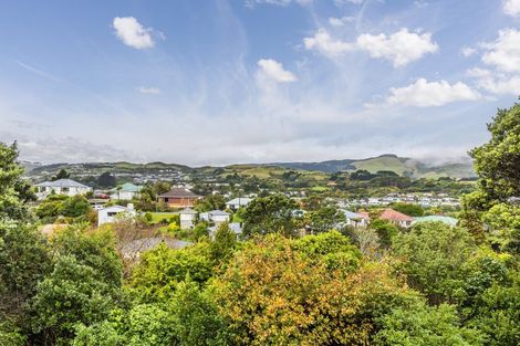 Photo of property in 5 Mascot Street, Tawa, Wellington, 5028
