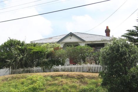 Photo of property in 32 Eden Street, Island Bay, Wellington, 6023