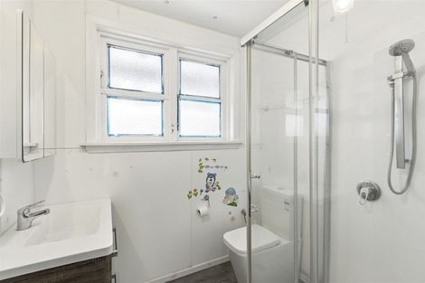 Photo of property in 51 Hooker Avenue, Bryndwr, Christchurch, 8053