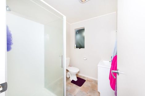 Photo of property in 48 Candia Road, Swanson, Auckland, 0614