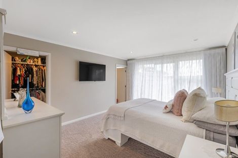 Photo of property in 11 Monaco Grove, Fitzherbert, Palmerston North, 4410