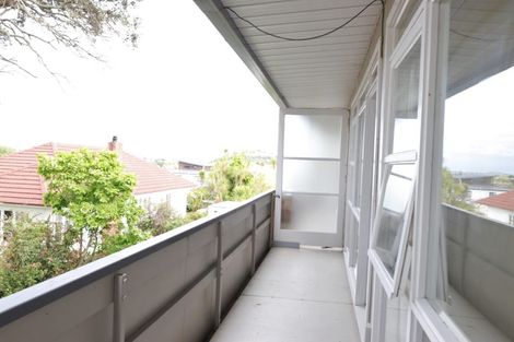 Photo of property in 4/77 Old Lake Road, Narrow Neck, Auckland, 0624