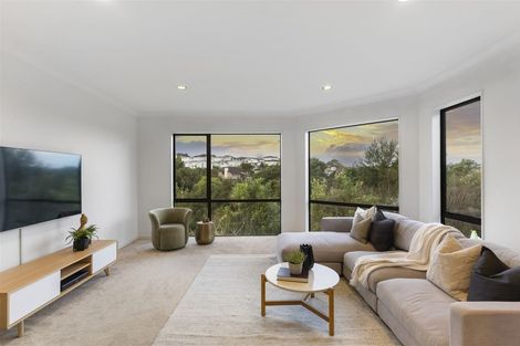 Photo of property in 31 Trotting Terrace, Fairview Heights, Auckland, 0632