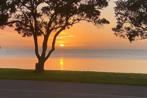 Photo of property in 18 Matakatia Parade, Matakatia, Whangaparaoa, 0930