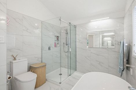 Photo of property in 5 Patterson Grove, Waikanae, 5036