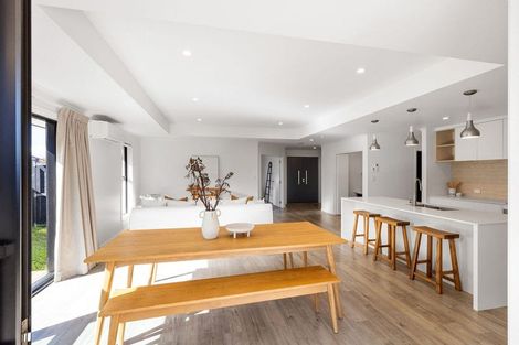 Photo of property in 12 Lewis Way, Cambridge, 3434