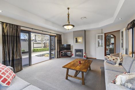 Photo of property in 14 Trump Place, Kelvin Grove, Palmerston North, 4414