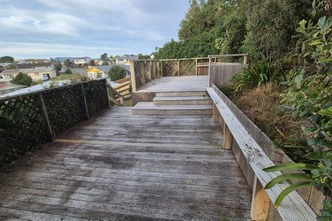 Photo of property in 68 Gloaming Hill, Titahi Bay, Porirua, 5022