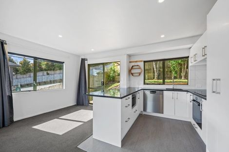 Photo of property in 121b Sunnyside Road, Sunnyvale, Auckland, 0612