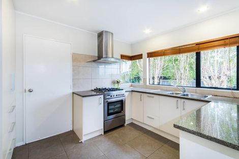 Photo of property in 2/1 Heathglen Place, Bayview, Auckland, 0629